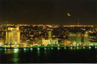 File:Malecon de veracruz de noche.jpg