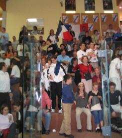 Jean-Louis, le papa de Renan, avec le drapeau � Rennes